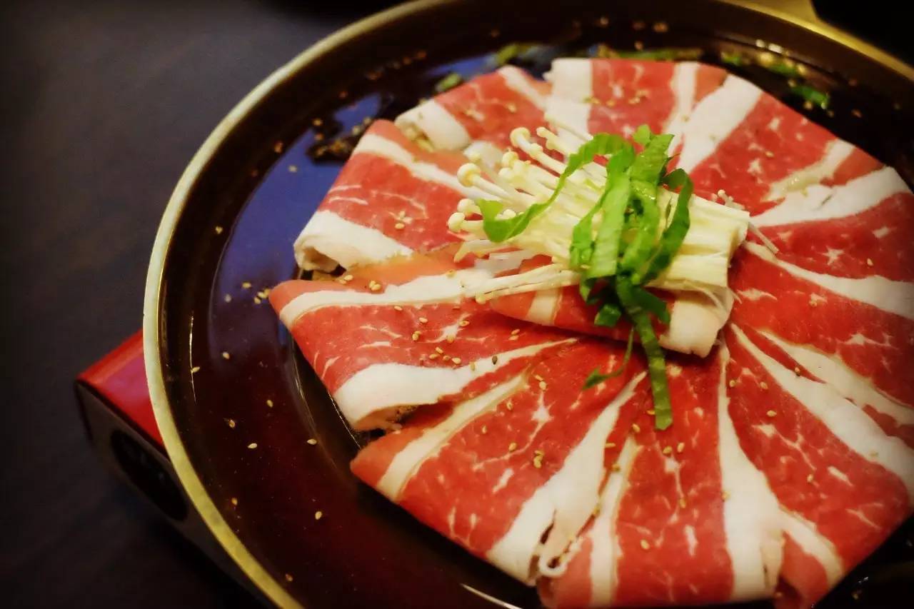 铜锅涮肉为啥不是铁锅,铜锅为啥不能用烧烤炭