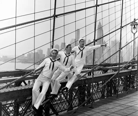 扒一扒好莱坞“后台歌舞片”的历史和套路