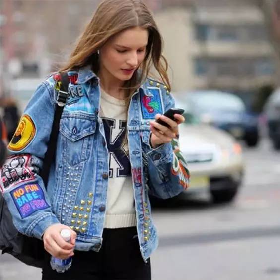 早春如何挑外套颜色好看,秋天的皮衣外套该怎么选