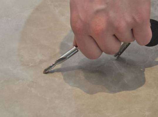 如何修复大面积地砖划痕,地砖划痕比较多怎么修复