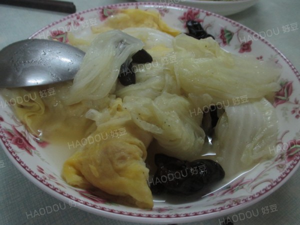 凉拌酸甜口味的绿豆粉皮,抚仙湖清汤青鱼做法