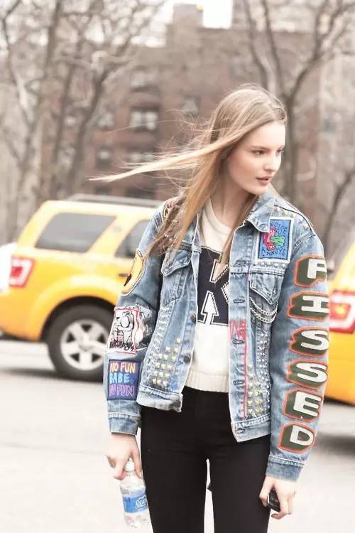 早春如何挑外套颜色好看,秋天的皮衣外套该怎么选