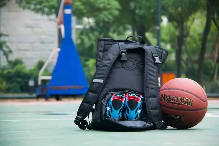 球场丢水杯,在公园丢东西怎么办