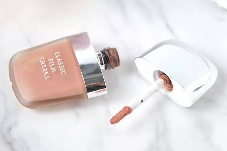 淡颜系腮红推荐收缩色,适合新手且百搭的腮红推荐