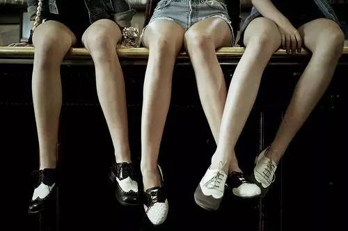 Madam问答室丨闺蜜订婚口红，内眼线画法，干皮粉底，牛津鞋搭配，清爽的防晒