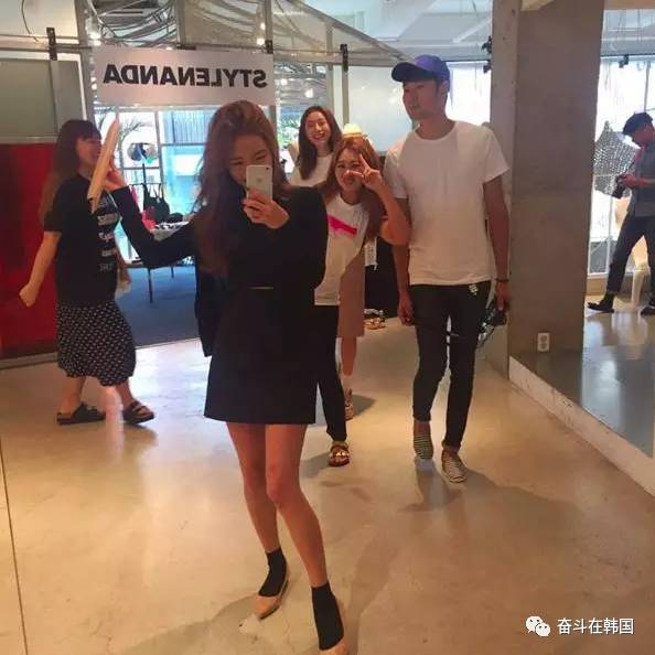 姐妹们你们买过多少羊毛大衣,姐妹们你们买过什么化妆品