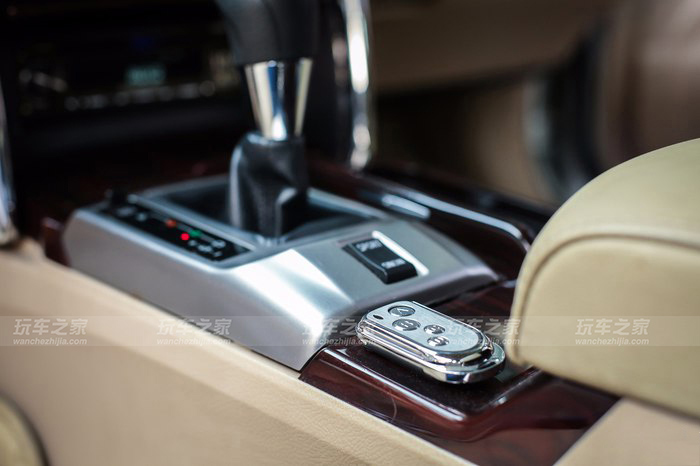 10款锐志改装14款尾灯,零六年的丰田锐志改装