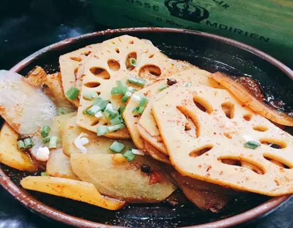 探城｜往奎星楼街一走你就能感受到，成都人从来没有放弃享受生活