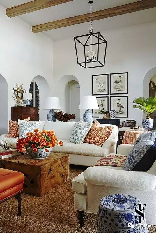 灯饰瞬间给整个空间提升了,客厅灯具好看亮度高