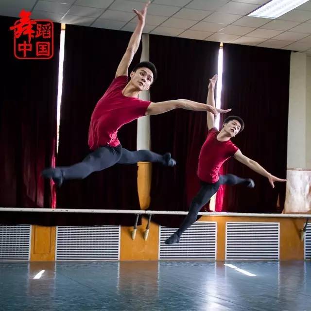 古典舞基本功16个动作背影,古典舞完整版3分钟有基本功