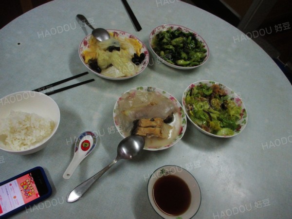 凉拌酸甜口味的绿豆粉皮,抚仙湖清汤青鱼做法