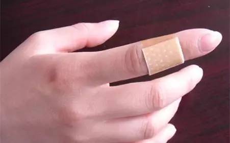 伤口被铁锈破了一定要打破伤风吗,铁锈划伤伤口不深需要打破伤风吗