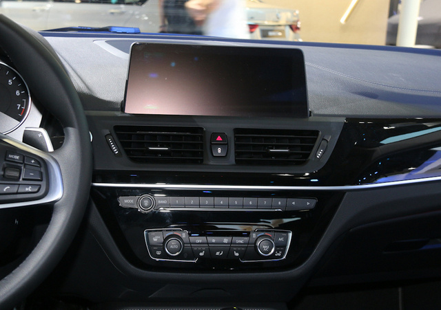 号称“最便宜的宝马”到底卖多少钱？宝马1系三厢版今日上市！