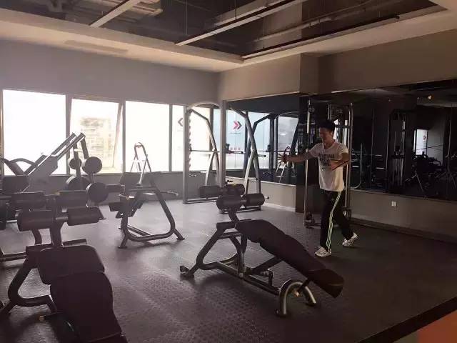 宜宾柏溪城中央健身房私教价格,宜宾最高端的健身房