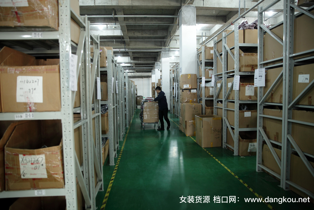 一件衣服是如何从无到有，最后到你手中