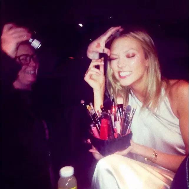 睫毛膏属于美妆类吗,睫毛膏是化妆必备