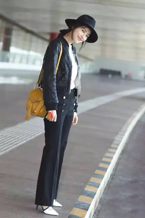 早春如何挑外套颜色好看,秋天的皮衣外套该怎么选