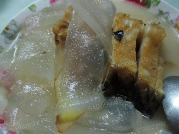 凉拌酸甜口味的绿豆粉皮,抚仙湖清汤青鱼做法