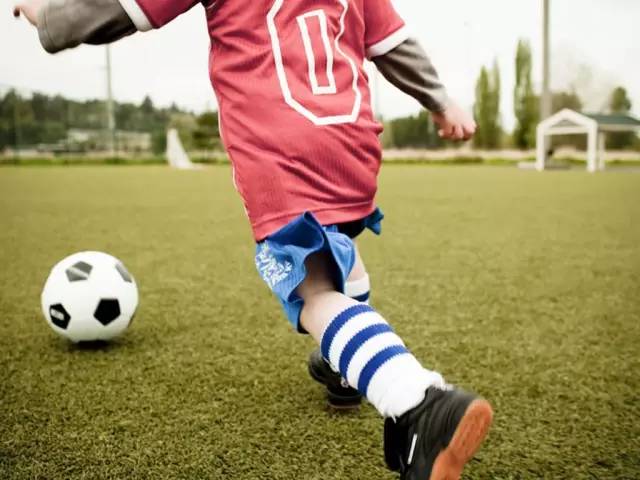 足球就是一辈子的情人,足球的情人