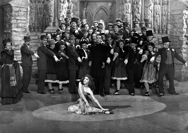 扒一扒好莱坞“后台歌舞片”的历史和套路