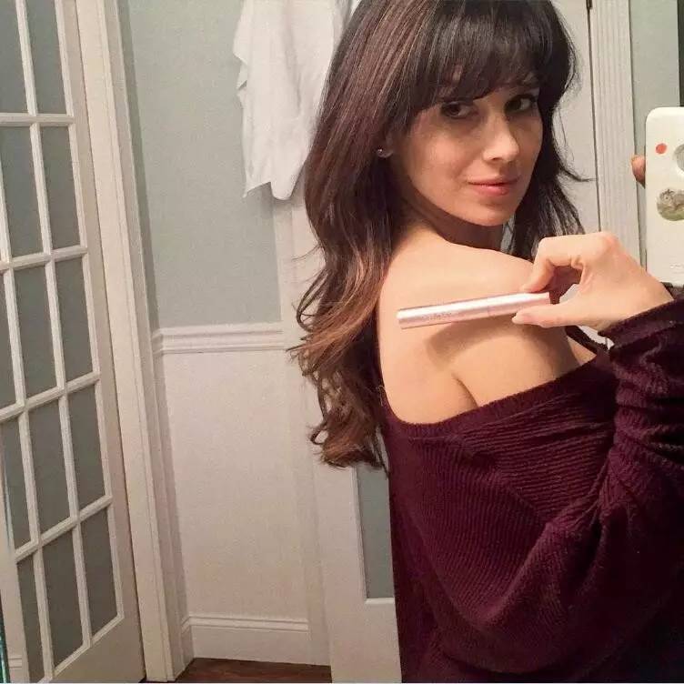 睫毛膏属于美妆类吗,睫毛膏是化妆必备