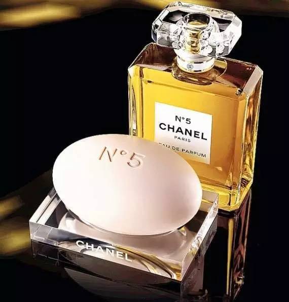 杨幂今年冬天穿的爆款,杨幂最新穿搭又火了