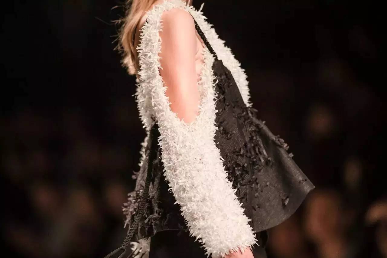 夏天能穿的皮衣皮裤,夏天可以穿的连体皮衣