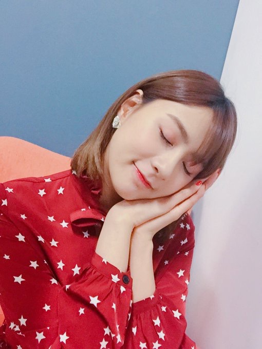 「APink」「分享」170226真假忙內睡衣秀居家风范“躺”放送美照满满！