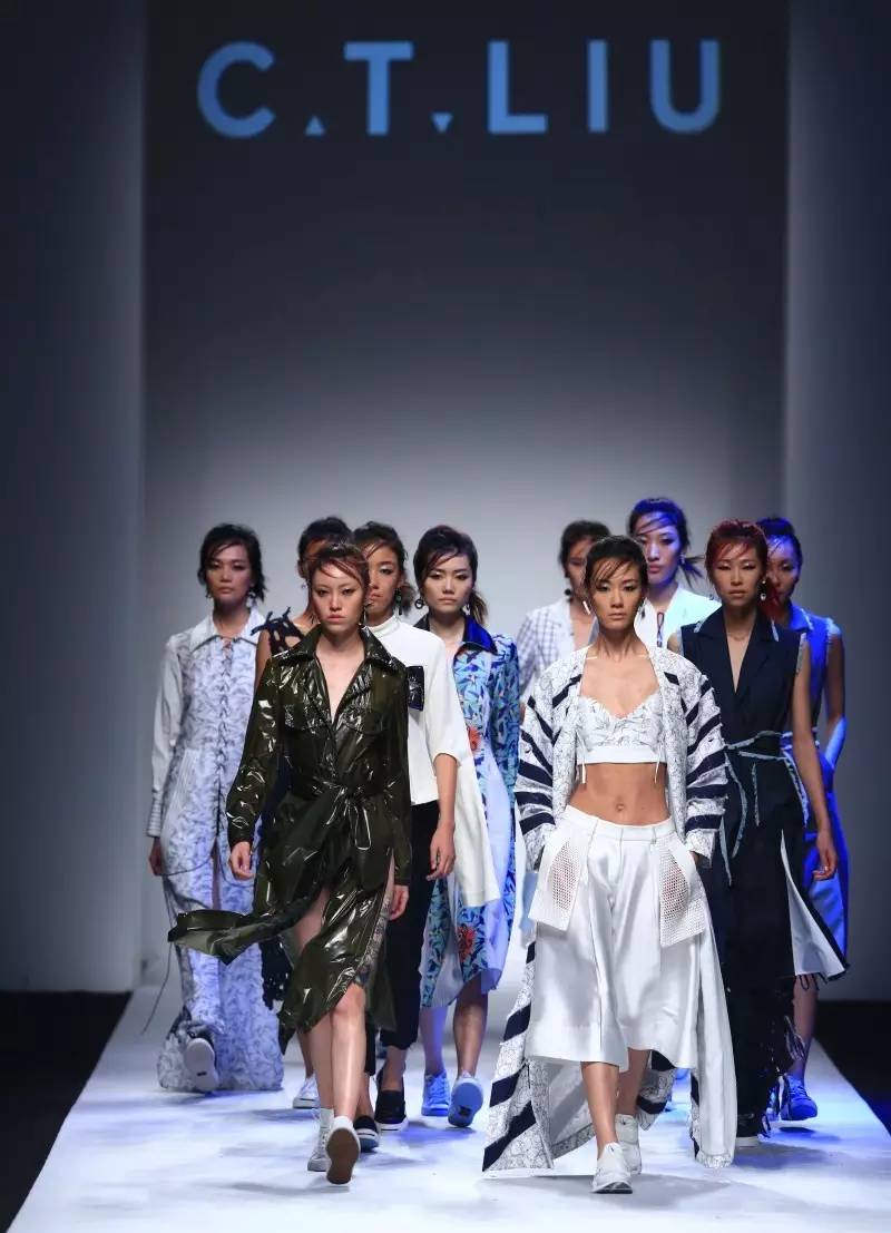 夏天能穿的皮衣皮裤,夏天可以穿的连体皮衣