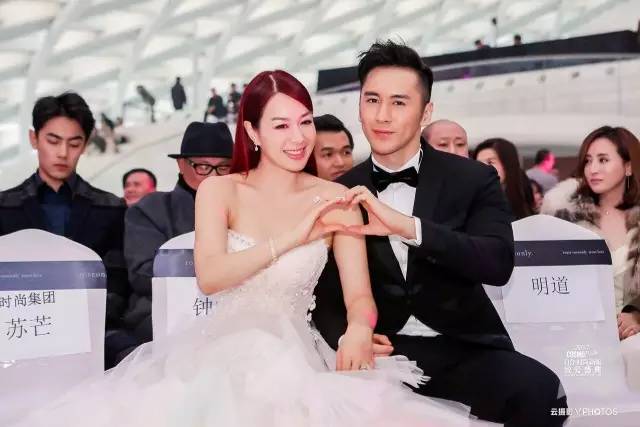 2017百合时尚新娘-致爱盛典丨我们让这群爱情教科书聚在了一起放大招！