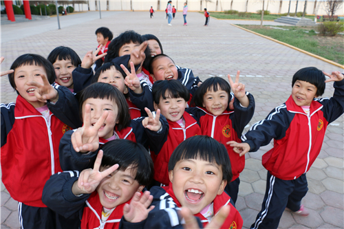 留守女童公益创业视频,孤困儿童帮扶