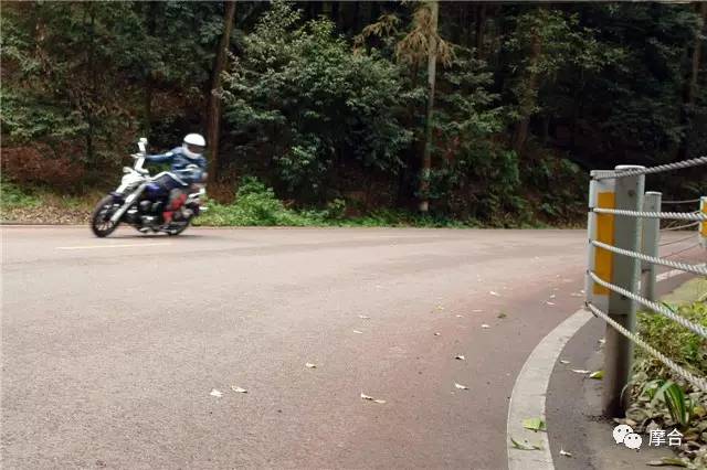 测评|太子驾到百官跪迎力帆V缸太子车V16登基在即