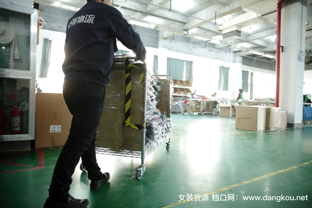 一件衣服是如何从无到有，最后到你手中