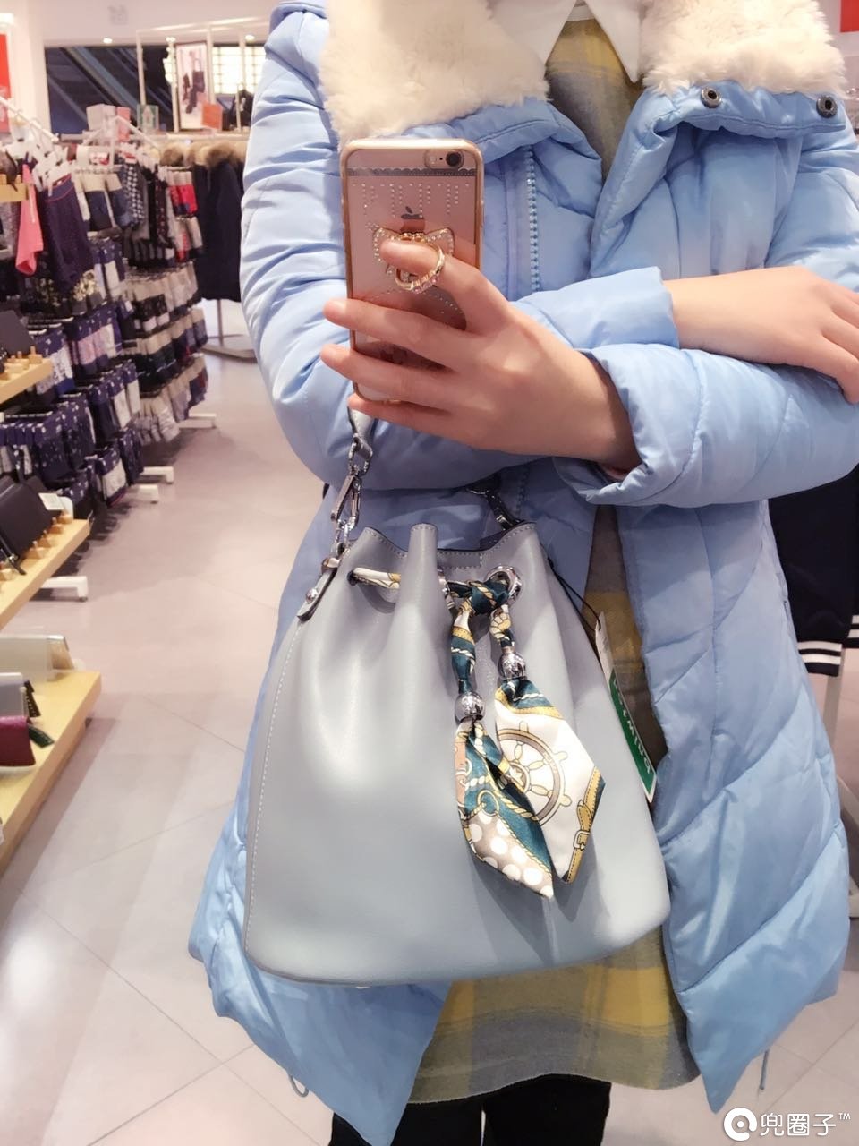 杭州的女生都背什么包,现在女生都在背什么包