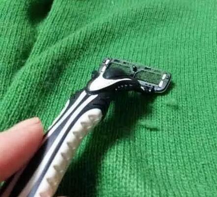 毛衣打结起球怎么处理,毛衣起球怎么办轻松解决