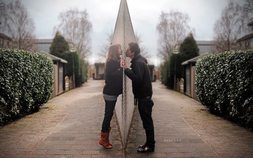 唯美的黑白浪漫海边情侣图片,情侣手牵手图片大全唯美伤感