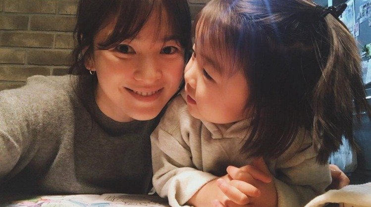 全智贤宋慧乔御姐风,韩国女星全智贤霸气