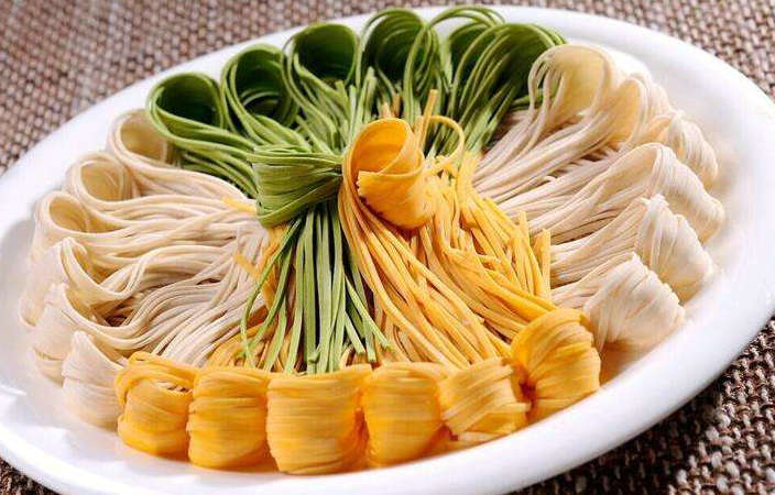 彩色面条用什么蔬菜,彩色蔬菜面条的做法