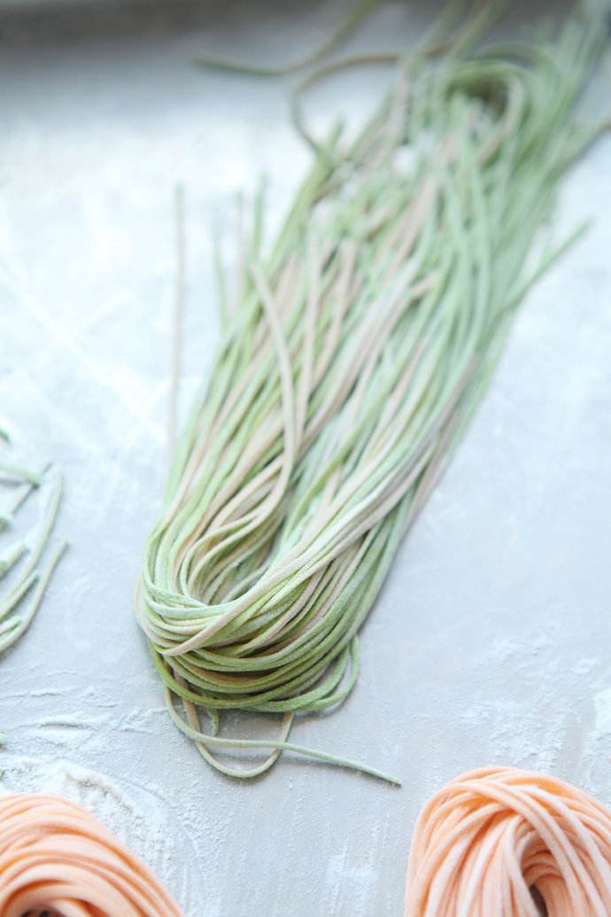 彩色面条用什么蔬菜,彩色蔬菜面条的做法