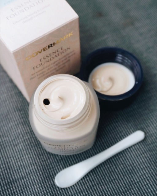 8款干皮自用热门底妆粉底大评测 (新手底妆最好用什么粉底)