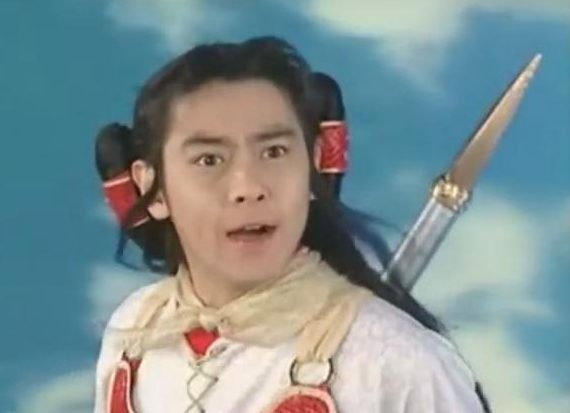 跟风卖萌！女星哪吒头齐装嫩戚薇林志玲变少女最后那位没眼看