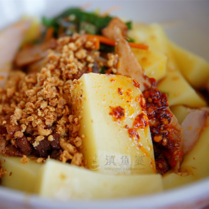 今晚,我掉进了夜市小吃的“深坑”