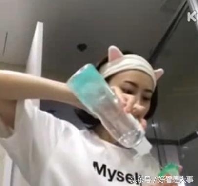 景甜洗一次脸花的银子够我一整天的伙食费了!