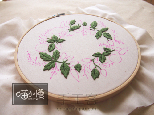 覆盆子花环刺绣