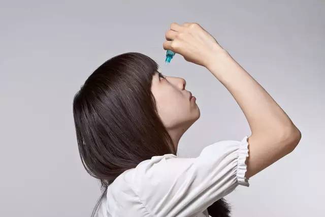手机用多了眼疲劳,手机玩多了眼睛干涩用什么眼药水