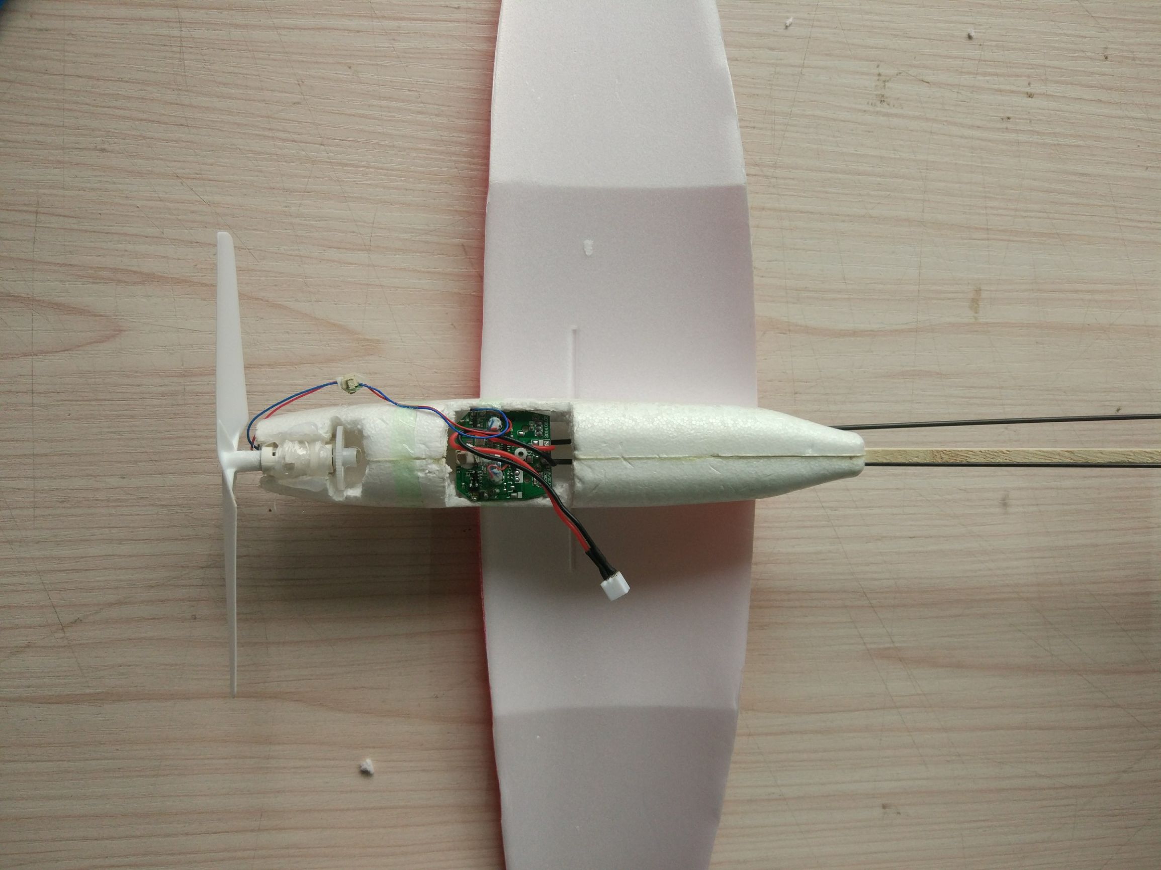 自己做航模小飞机需要哪些东西,怎么制作航模小飞机