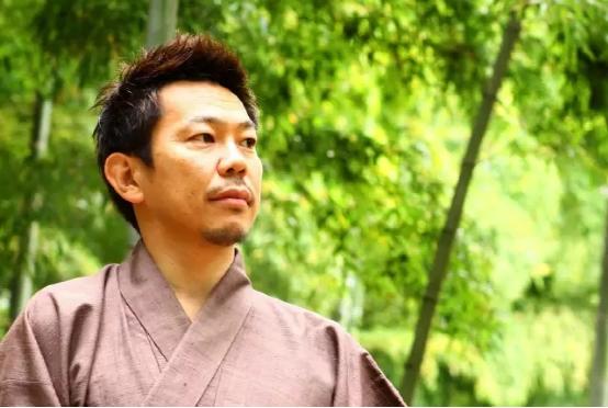 将一个濒临倒闭的百年米店做到年入15亿，他却更怕孩子们