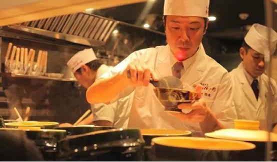 将一个濒临倒闭的百年米店做到年入15亿，他却更怕孩子们