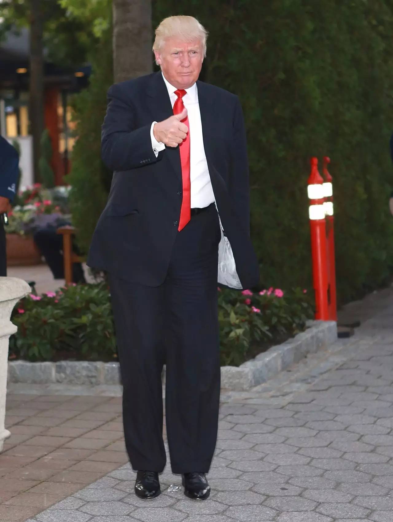 特朗普穿搭,特朗普穿衣风格特点