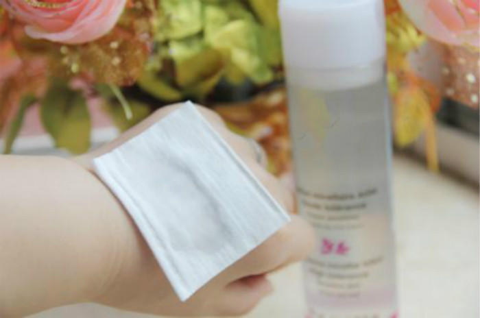 化妆水有泡沫是好是坏,化妆水泡泡细但很快消失